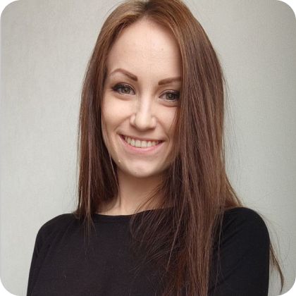 Анна Максимова